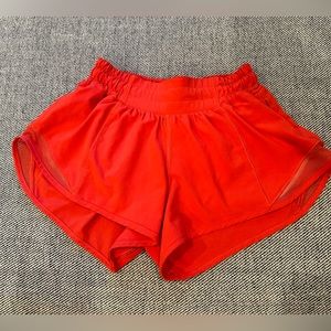 EUC Lululemon Hotty Hot LR Size 0 Carnation Red Inseam 2.5 inches